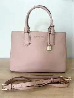 MICHAEL KORS ハンドバック　ショルダー　チャーム付き　ピンク2wayのサムネイル