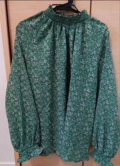 美品　URBAN RESEARCH DOORS 花柄 長袖 ブラウスのサムネイル