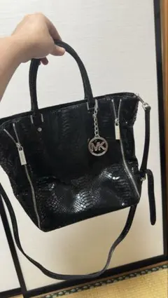 MICHAEL KORS ハンドバッグ ブラック パイソン柄