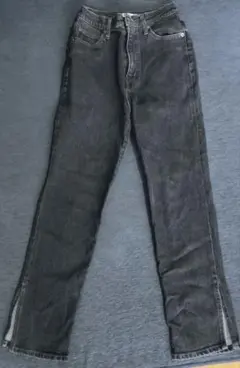 SNIDELサイドスリット入りブラックデニムパンツ スリムデニムパンツS