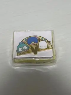 サンリオ　シークレットピンズ　HAPIDANBUI