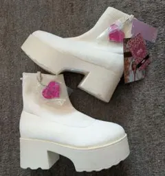 Item thumbnail for item 727cec46-f7f8-4819-85fd-de7a6f6276c3