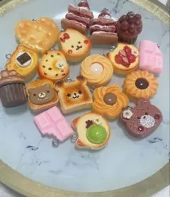 【まとめ売り】アニマルトーストやスイーツ　パーツ　チャーム