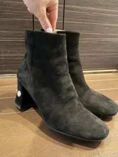 MIU MIU スエード ショートブーツ ビジューヒール 37のサムネイル