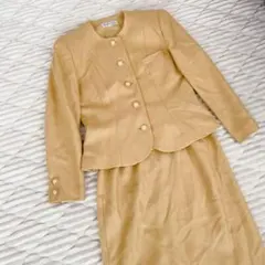 スーツ　セットアップ　ノーカラー　黄色　昭和レトロ　ゴールドボタン　長袖