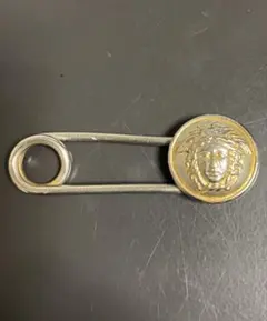 GIANNI VERSACE 　ヴェルサーチピアス　ヴェルサーチセーフティピンのサムネイル