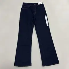 UNIQLOフレアハイライズジーンズ25