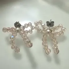 リボンのビーズピアスのサムネイル