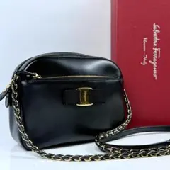 美品 フェラガモ ショルダーバッグ ヴァラリボン チェーン ゴールド金具