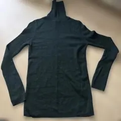 UNIQLO ユニクロ　ハイネック　グリーン