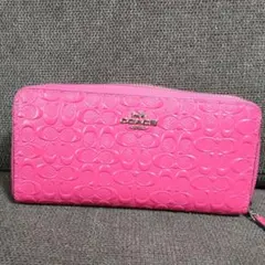 COACH エンボス加工 ピンク 長財布