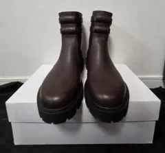 Item thumbnail for item fb53a4ca-f09b-4949-925a-94058f8fbfc8