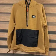 NＢニューバランス　パーカー