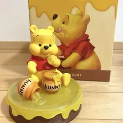 ディズニーストア プーさん LEDライト くまのプーさん フィギュア 新品のサムネイル