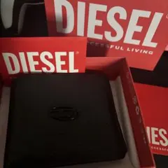 DIESEL 二つ折り財布 ブラック ロゴのサムネイル