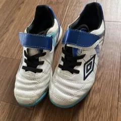 umbro トレーニングシューズ　19センチ