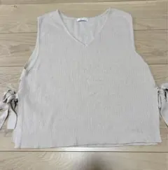 ベージュ Vネック リブ編み ニットベスト