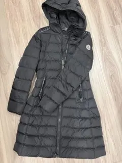 断捨離！モンクレールフード付きブラックロングダウンジャケット