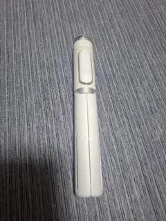 スマホ用 自撮り棒 三脚付き スタビライザー ホワイト - メルカリ
