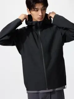 UNIQLOブロックテックパーカー新品未使用