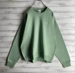 n*a様 ナイキ ワンポイント刺繍ロゴスウェット　超希少カラー