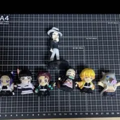 栗花落カナヲ　胡蝶しのぶ　竈門炭治郎　ねずこ　我妻善逸　嘴平伊之助　鬼舞辻無惨