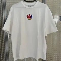 アディダス　Tシャツ　ロゴ刺繍