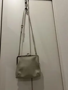 【LOWRYSFARM】クリーム色がま口ショルダーバッグ