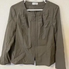 CECI OU CELA レディース ノーカラージャケット カーキ