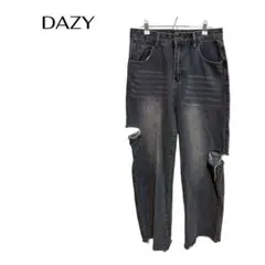 B0282DAZYブラックダメージデニム　切りっぱなし　カジュアル　ギャル