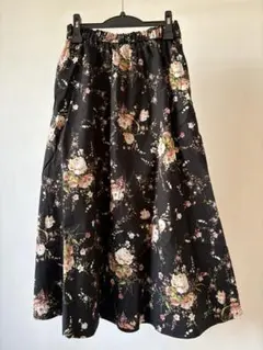 未使用　INGEBORGインゲボルグ ロングスカート 花柄　ブラック
