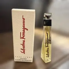 Ferragamo Pour Femme 5ml ミニ香水 ヴィンテージのサムネイル