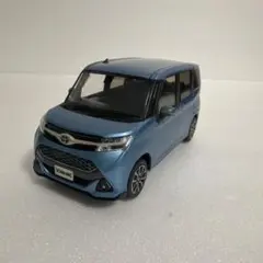 トヨタ ルーミー レーザーブルークリスタルシャイン カラーサンプル