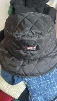 GUESS ブラック バケットハット