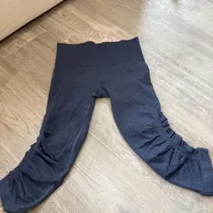Lululemon ヨガパンツ ダークブルー フリル裾