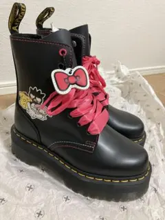 Dr. Martens Hello Kitty コラボブーツ