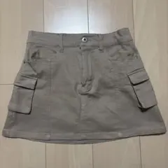 ミニスカート　台形　タイト　春服