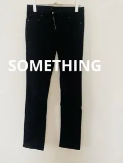 スキニーパンツ ブラック　SOMETHING