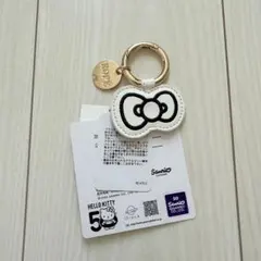 新品　ROPE' ハローキティ 50周年キーホルダー 完売品　リボンのサムネイル