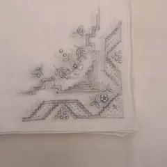 新品 スワトウ 刺繍入りハンカチ 約30cm x 30cm