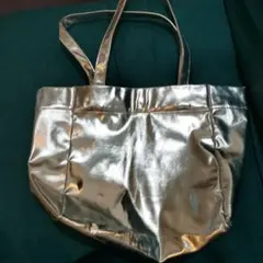 メタリックシルバーシルバートートバッグ