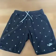 ブリストルNIKE ブラックショートパンツのサムネイル