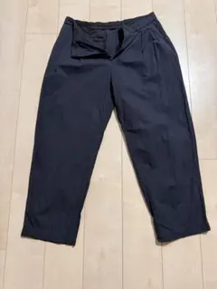 BEAMS 黒 スラックス Mサイズ