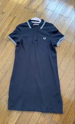 FRED PERRY ポロシャツワンピース フリル ロゴ刺繍 刻印ボタン - メルカリ