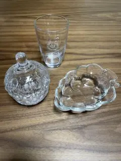 キャニスター　ロイヤルコペンハーゲンコップ　ガラス容器　小物入れ3点のサムネイル