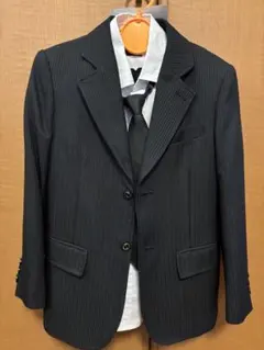 5点セット　黒ストライプフォーマルスーツ　130 ネクタイ2つ
