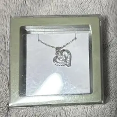 ハート型クリスタルネックレス
