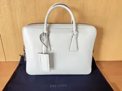 プラダ　サフィアーノレザー　ブリーフケース　バッグ　未使用　白　希少