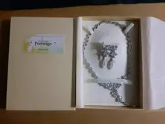 ウェディング　ネックレスとピアスの2点セット