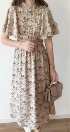 【mily bilet】美品　大人かわいいを咲かせる。花柄フレア袖ワンピースL
